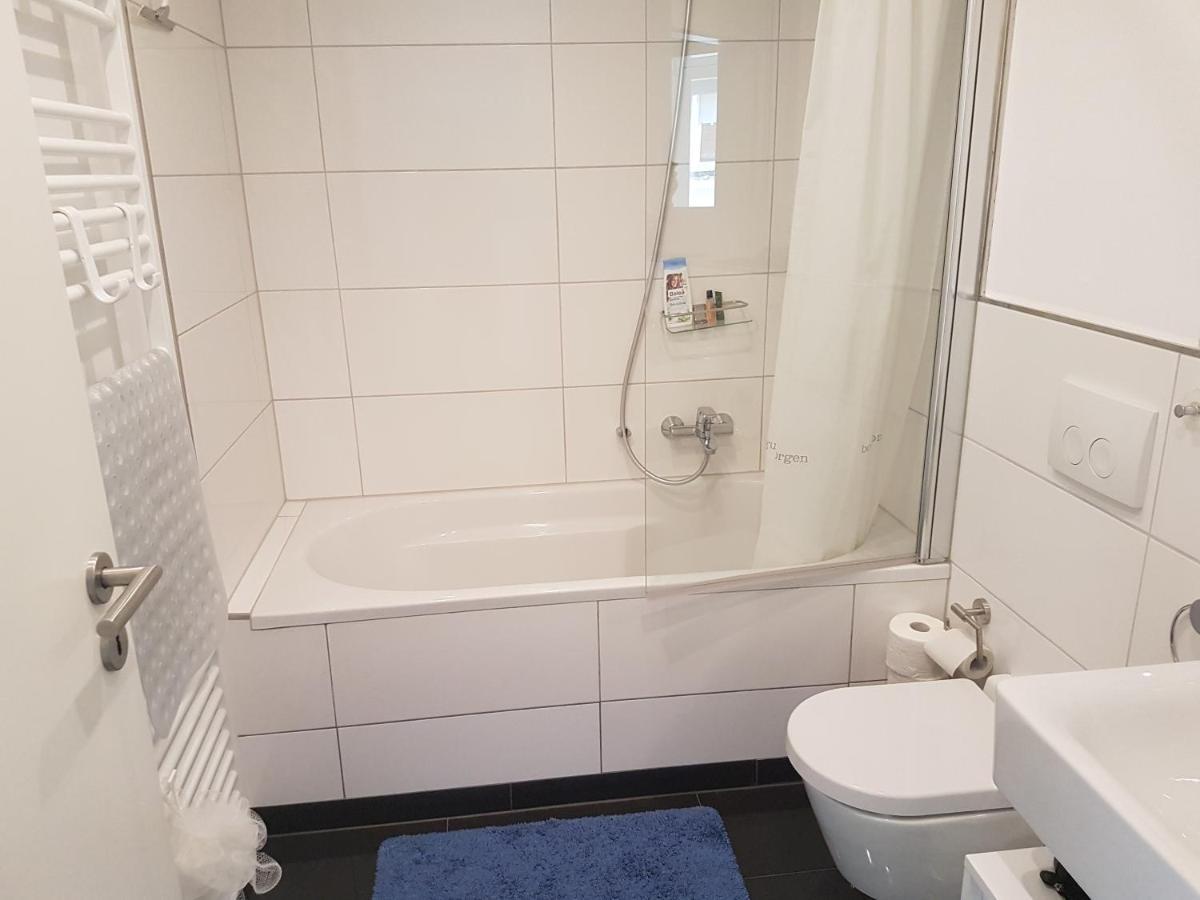 Zimmer Mit Eigenem Bad In Maerchenstadt! Heidelberg Kültér fotó